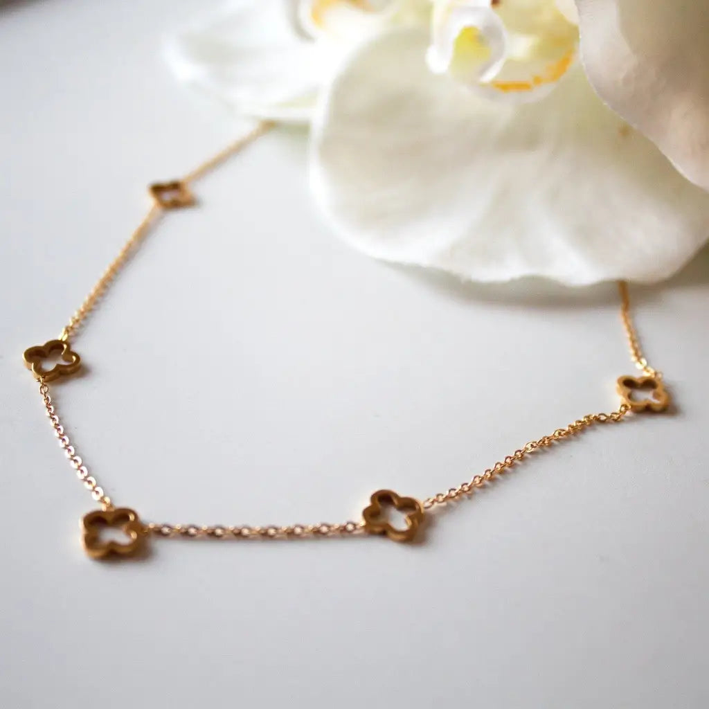 Clear clover necklace - Silsaal